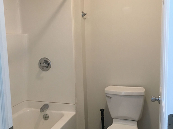 rental apartments in Cortland New York 11-1/2 Owego St. Bathroom