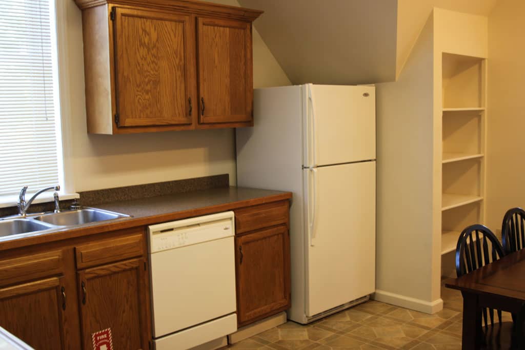 student apartments for rent in Cortland New York 81C Tompkins St Kitchen