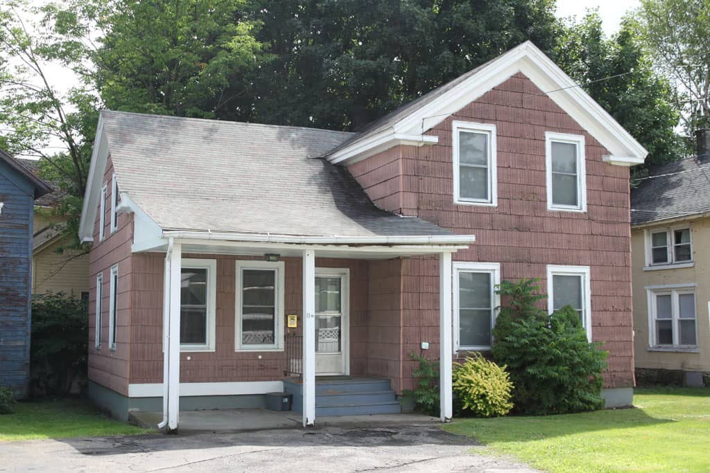 student apartments for rent in Cortland New York 11-1/2 Owego St.